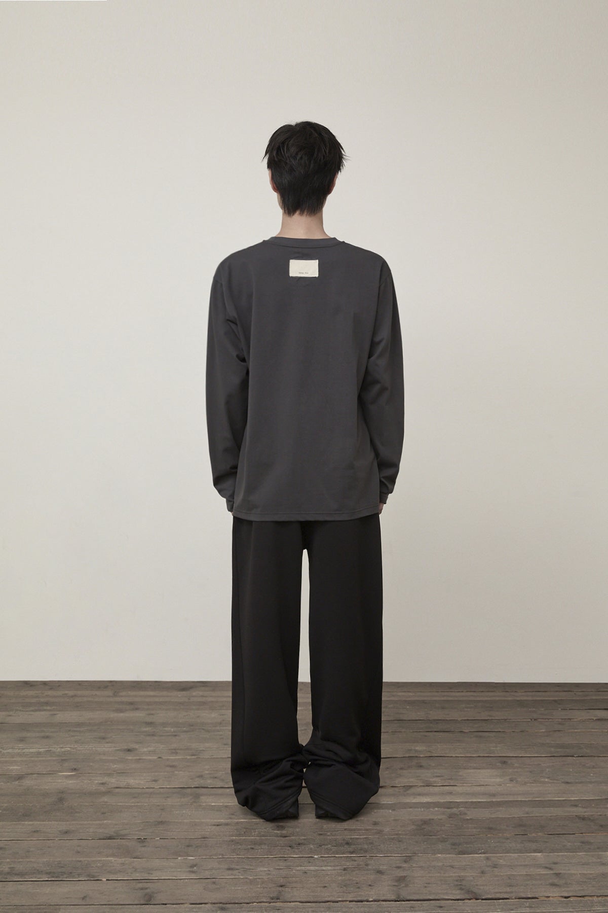 Matin Kim - Back Pocket Glitter Sweatpants (Black) product image 7 | TRAB K-Fashion Australia