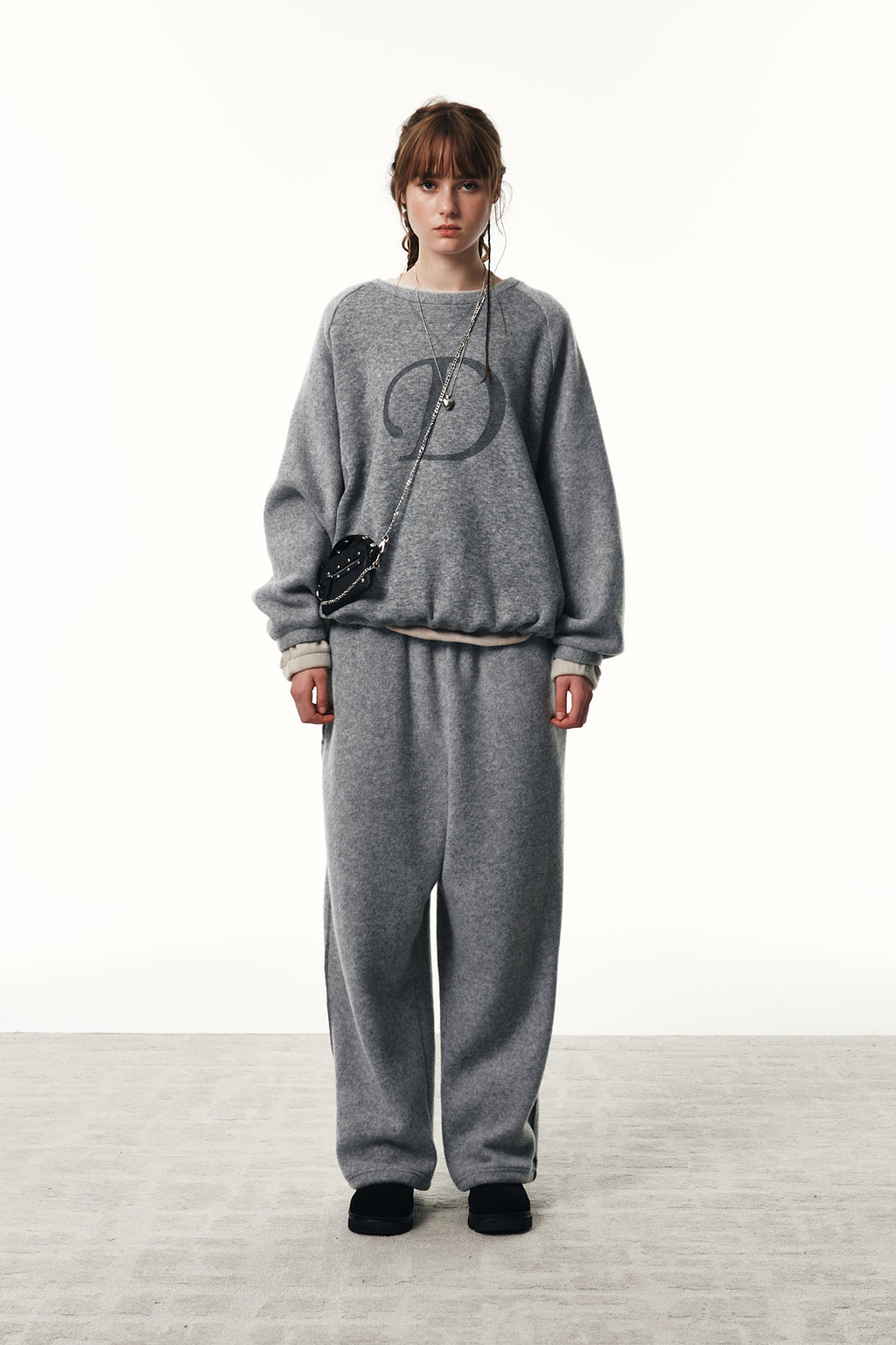 Deinet - Smooth D Logo Sweatshirts (Grey) product image 2 | TRAB K-Fashion Australia