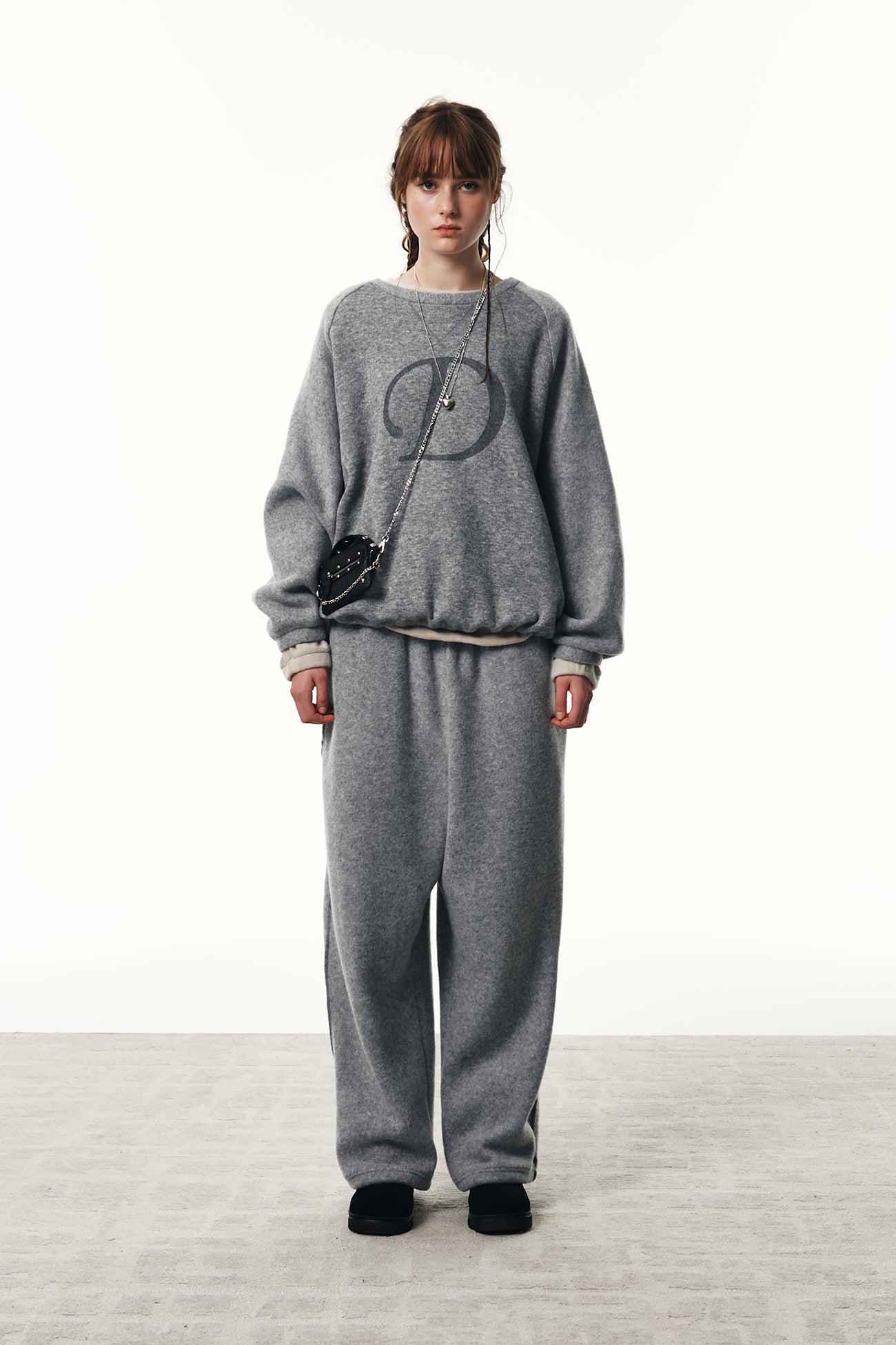 Deinet - Smooth D Logo Sweatshirts (Grey) product image 2 | TRAB K-Fashion Australia