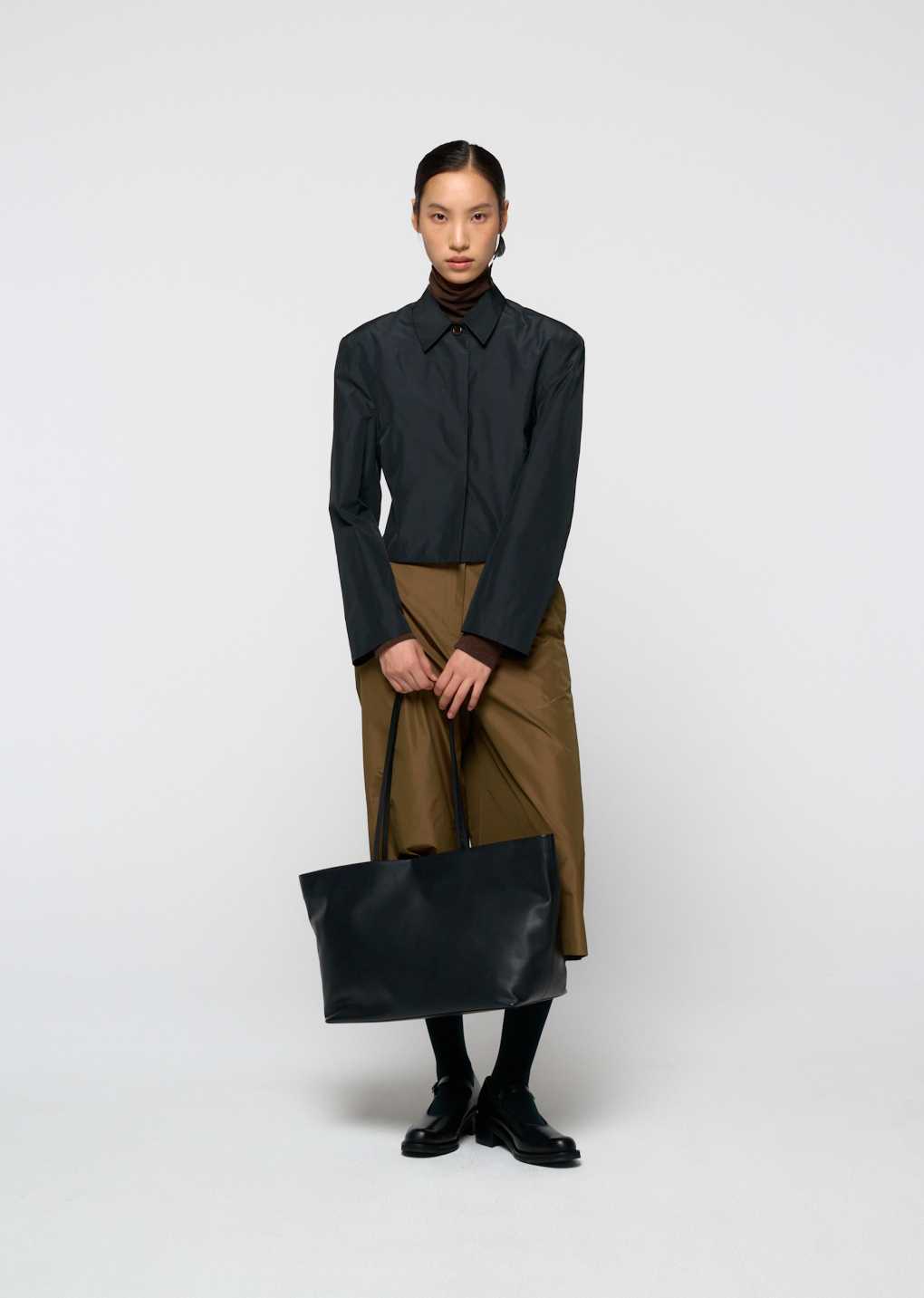 Amomento - Large leather tote bag (Black) product image 3 | TRAB K-Fashion Australia