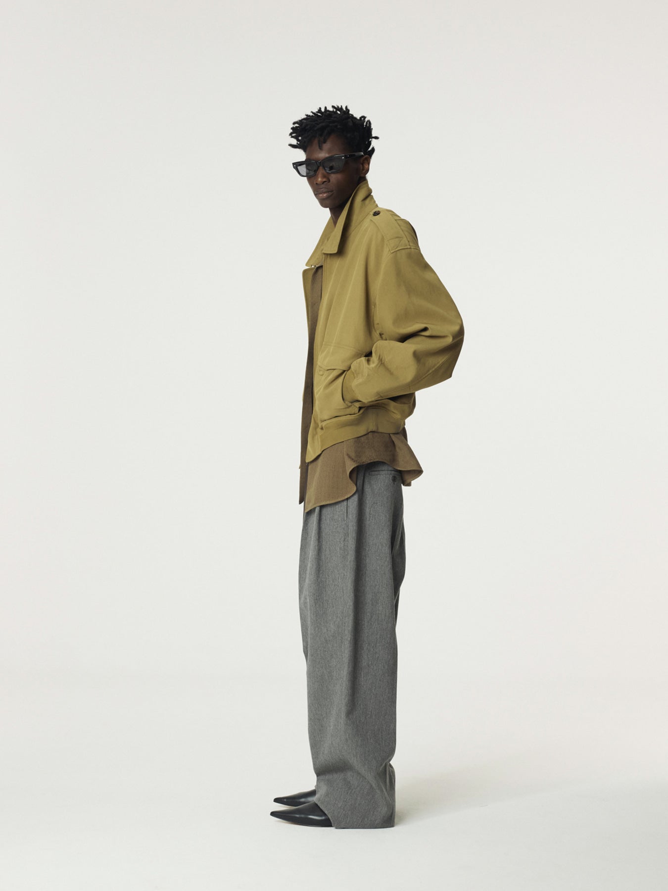 Recto - Vintage Pressed Crease Jumper (Olive) product image 2 | TRAB K-Fashion Australia