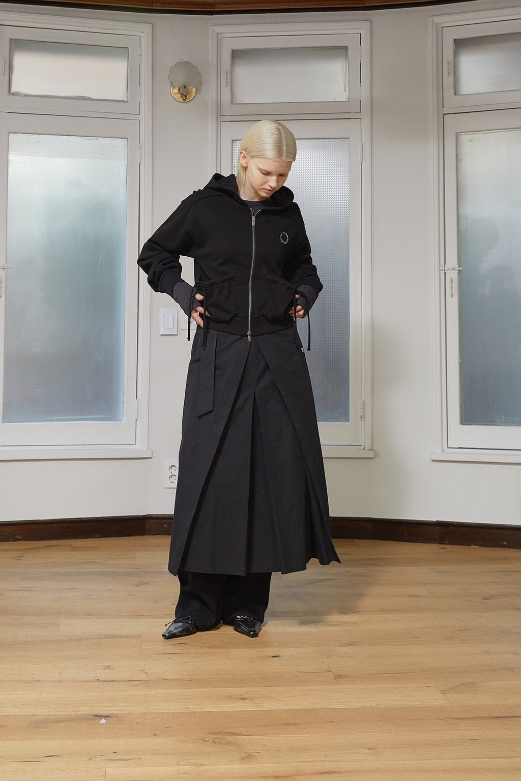 Matin Kim - Volume Pocket Crop Hoody Zip Up (Black) product image 12 | TRAB K-Fashion Australia