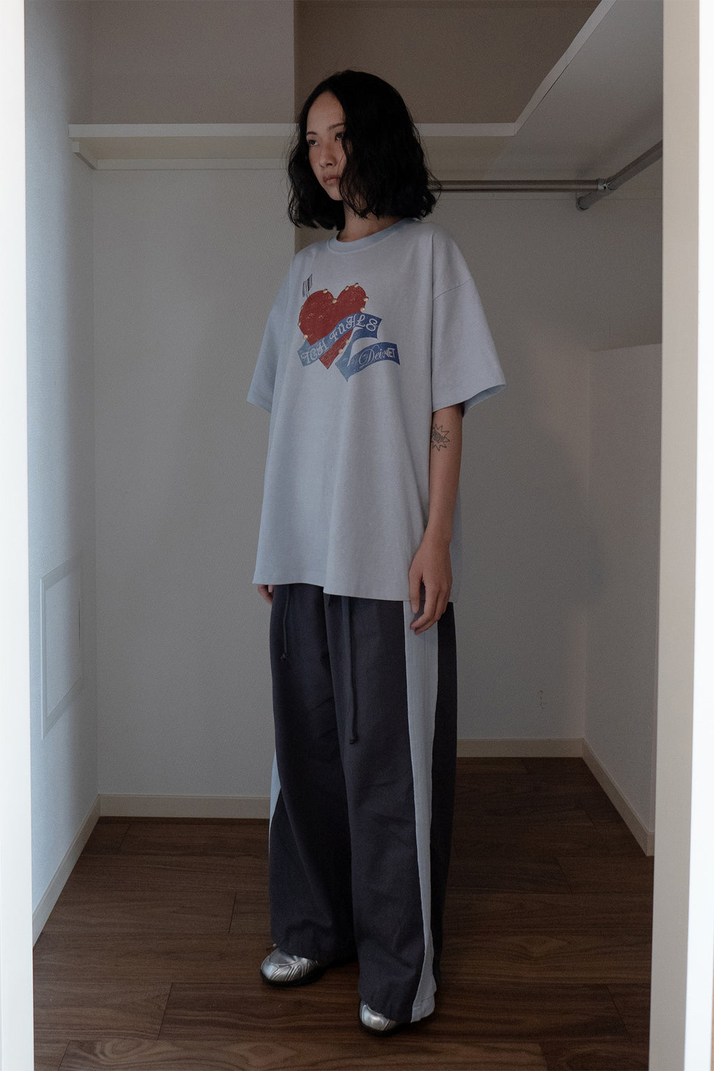 Deinet - Stud Heart T-Shirt (Ice Blue) product image 2 | TRAB K-Fashion Australia