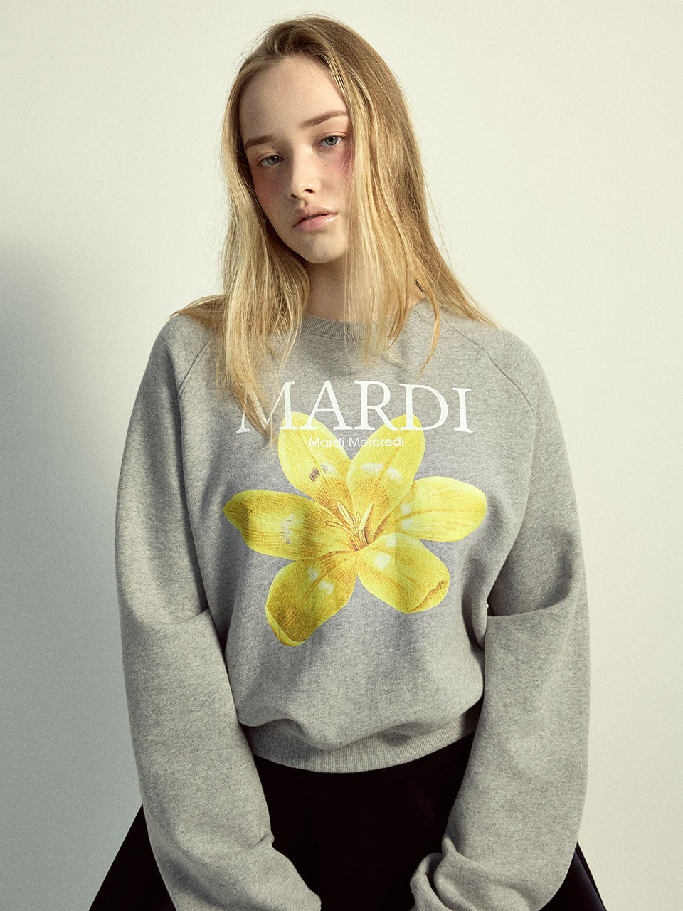 Mardi Mercredi - Sweatshirt Raglan Lilies 02 (Grey) product image 1 | TRAB K-Fashion Australia