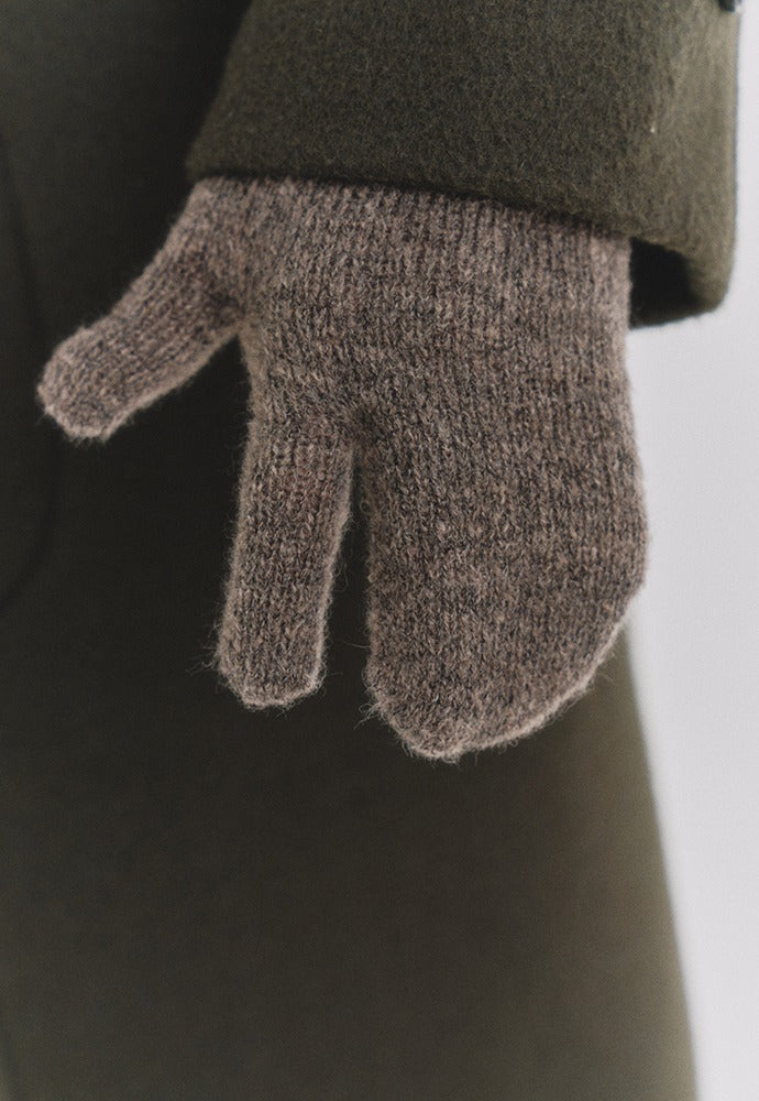 Art if acts - TEMBEA X Art if acts_ 3 Fingers Mitten (Mocha) product image 1 | TRAB K-Fashion Australia