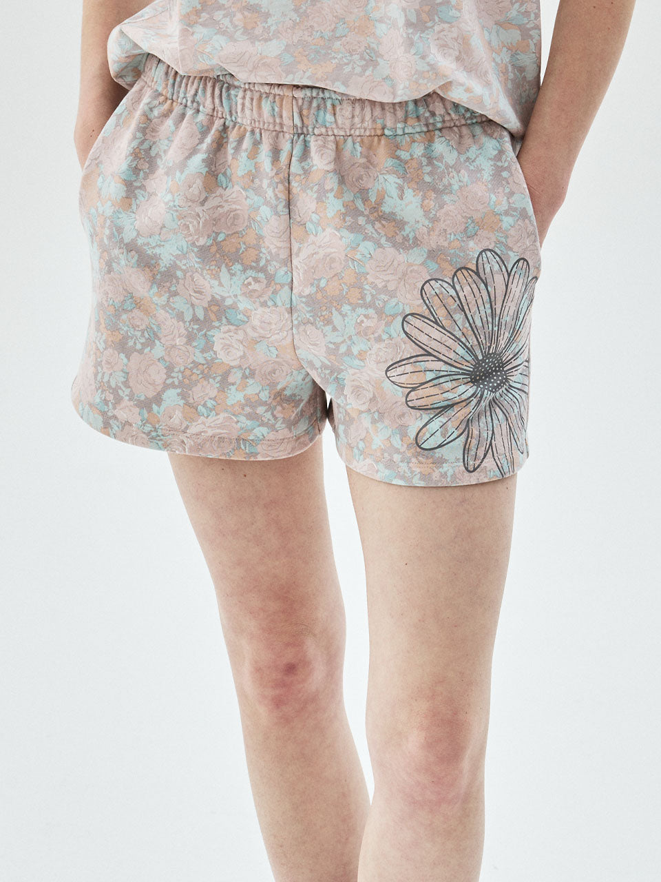 Mardi Mercredi - Sweat Shorts Fleur Flower (Indipink Rosybrown) product image 1 | TRAB K-Fashion Australia