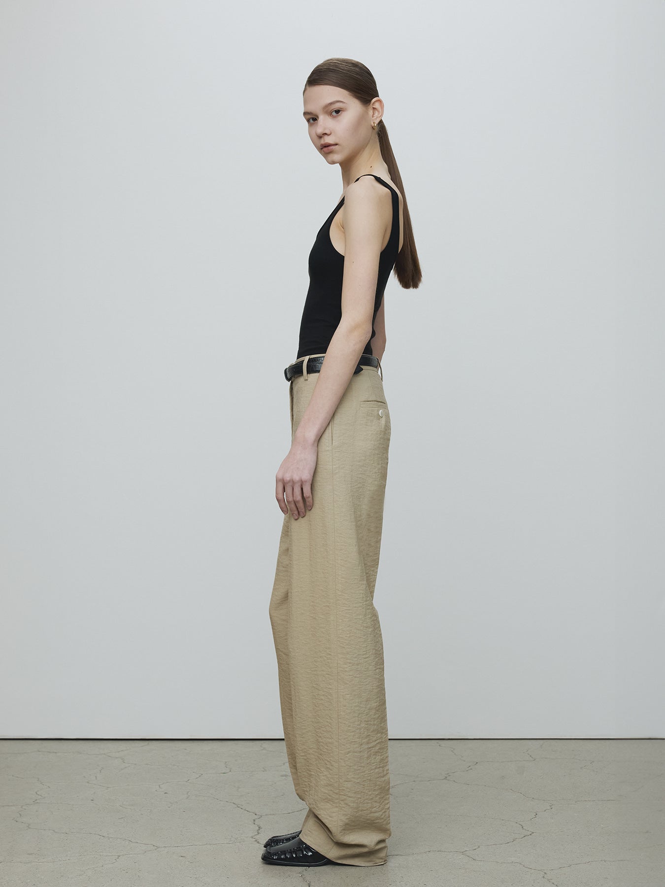 Tonywack - Tencel U-Neck Sleeveless (Black) product image 2 | TRAB K-Fashion Australia