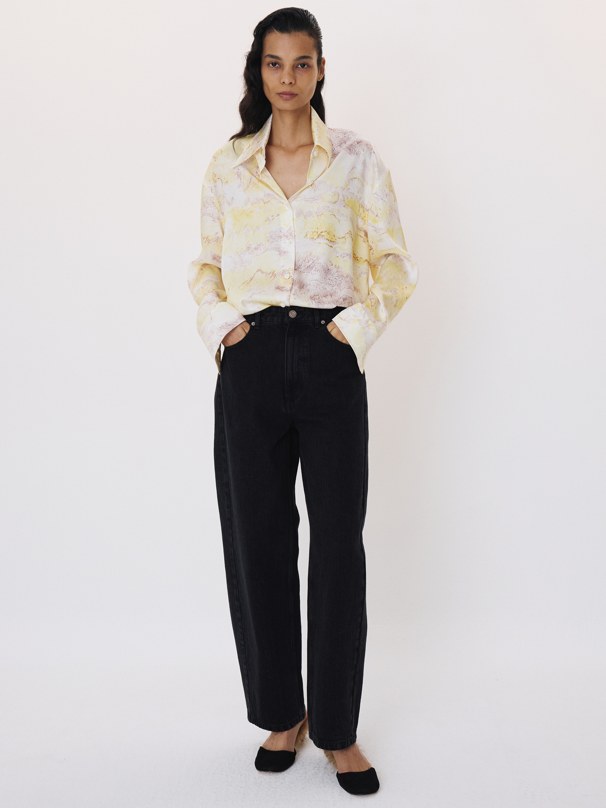 Recto - 90’s High-Rise Curved Leg Jeans (Black) product image 1 | TRAB K-Fashion Australia