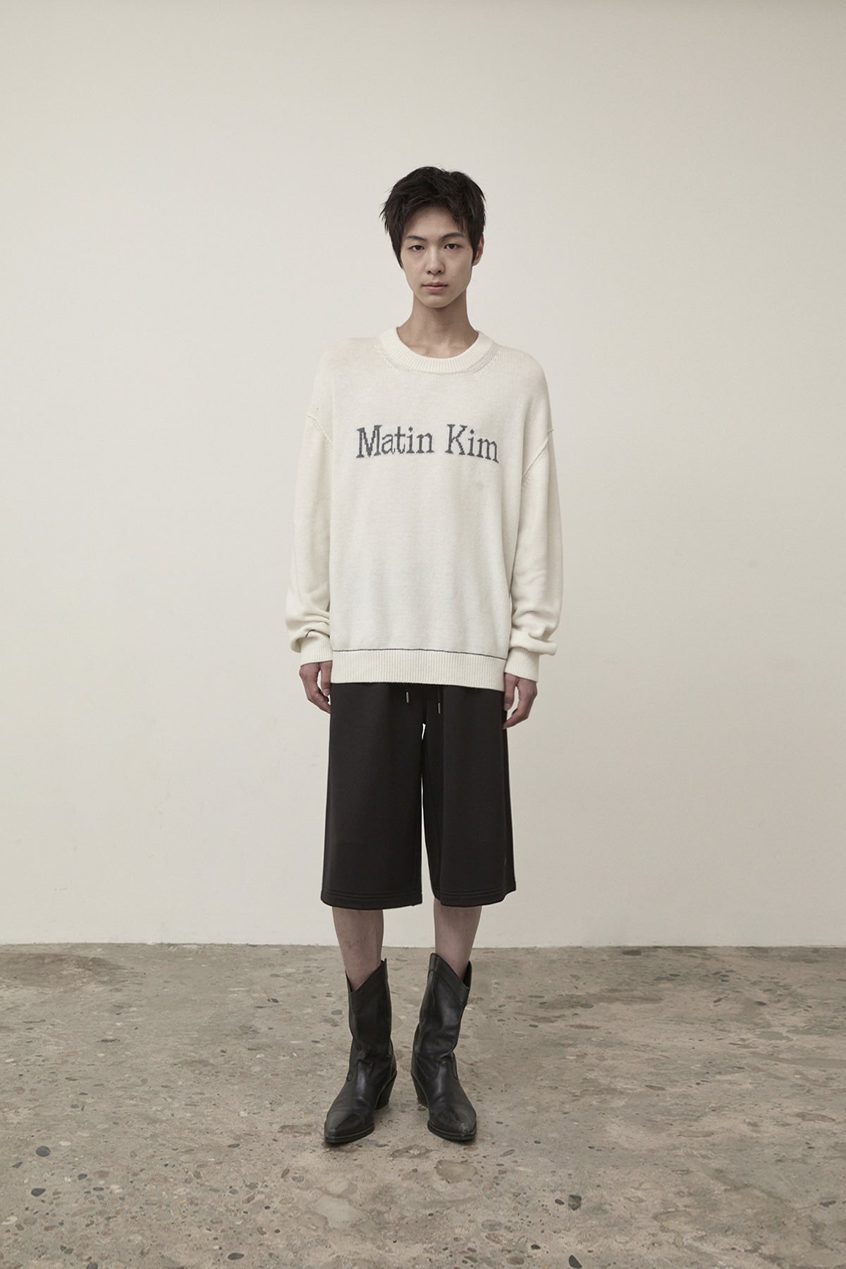 Matin Kim - Color Trim Line Logo Pullover (Ivory) product image 5 | TRAB K-Fashion Australia