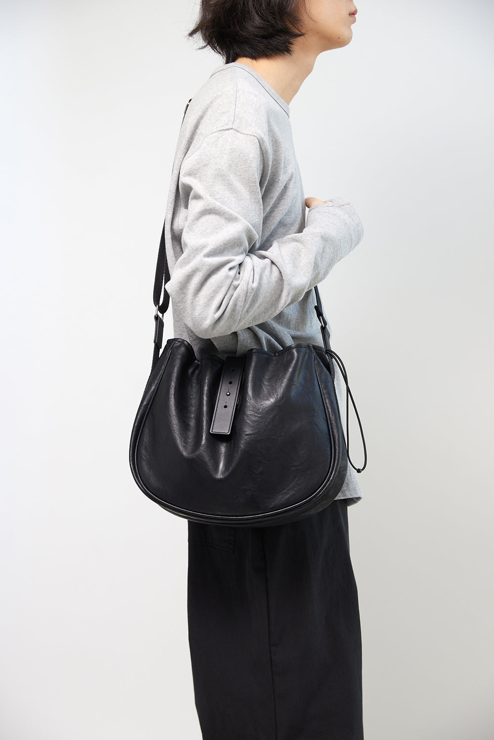 Hatchingroom - Wavy Bag Middle Faux Leather (Black) product image 9 | TRAB K-Fashion Australia