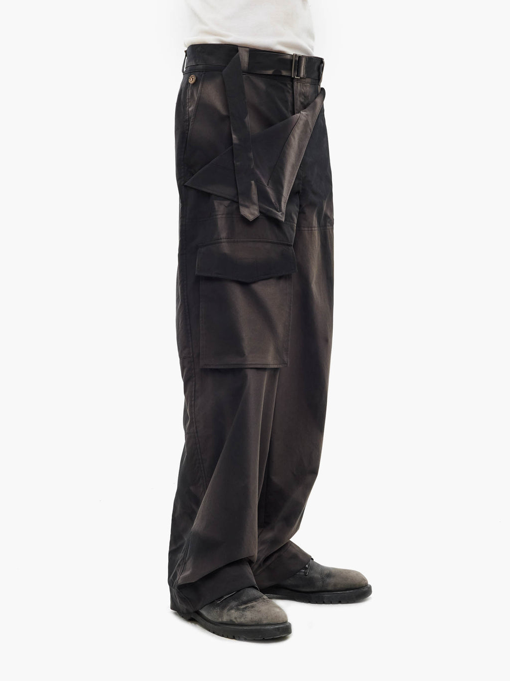 Jiyong Kim - Sun-Bleached Double Front Wide Trousers (Black) product image 4 | TRAB K-Fashion Australia