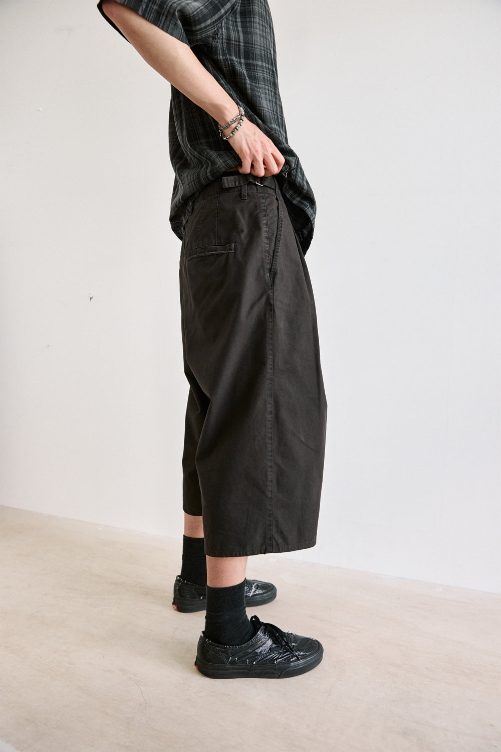 Hatchingroom - Dyed Pleats Shorts Purple (Brown) product image 10 | TRAB K-Fashion Australia