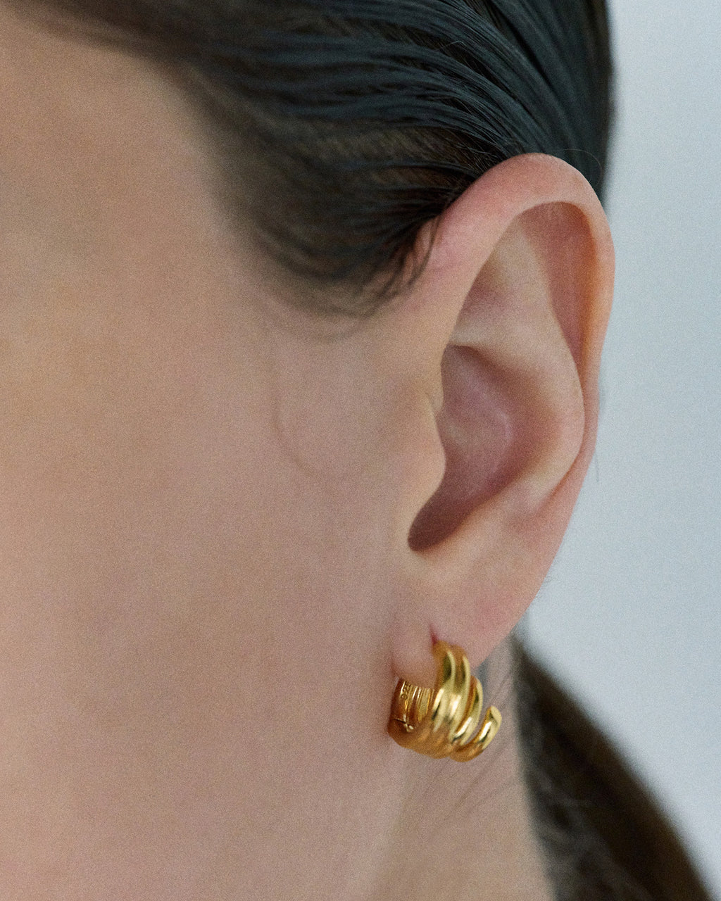 Numbering - Diagonal Coil Hoop Earrings #8101 product image 6 | TRAB K-Fashion Australia