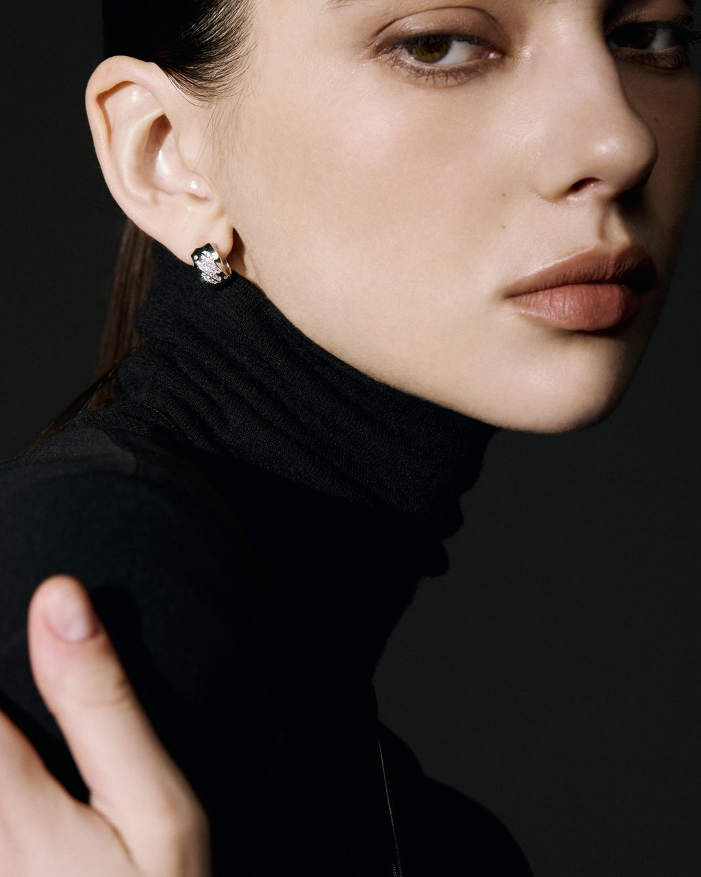Numbering - Pave Sculpted Wave Hoop Earrings #3124 product image 1 | TRAB K-Fashion Australia