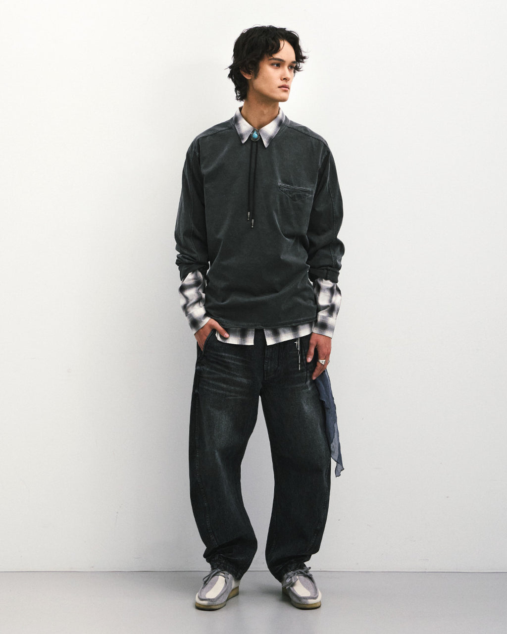 Eastlogue - Cut Out Ea Basic L.s T-shirts (Pigment Charcoal) product image 1 | TRAB K-Fashion Australia