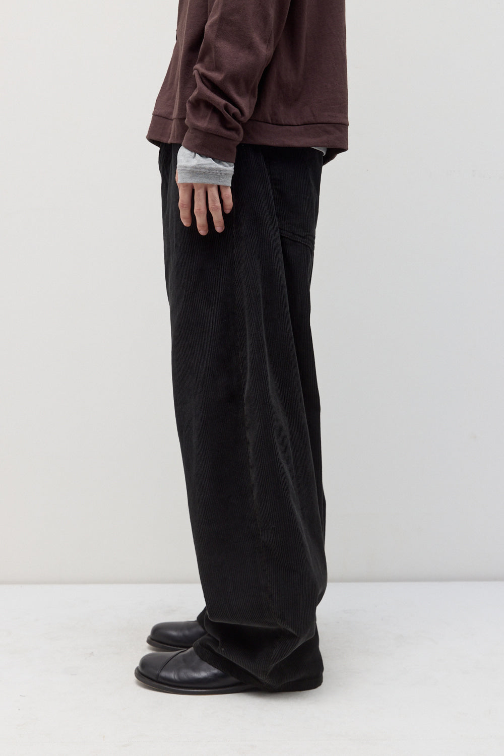 Hatchingroom - Wide Curve Pants Corduroy (Aged Black) product image 10 | TRAB K-Fashion Australia