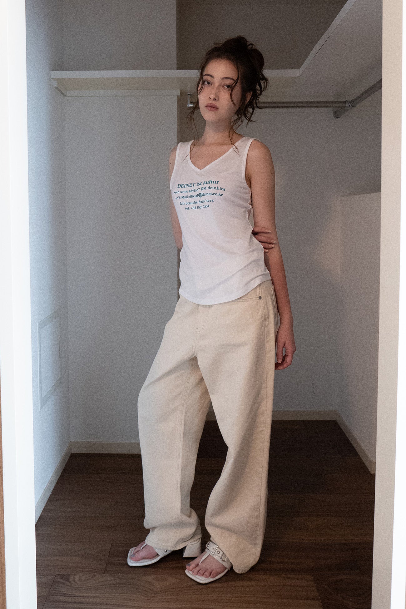Deinet - V-Neck Lettering Sleeveless (White) product image 6 | TRAB K-Fashion Australia