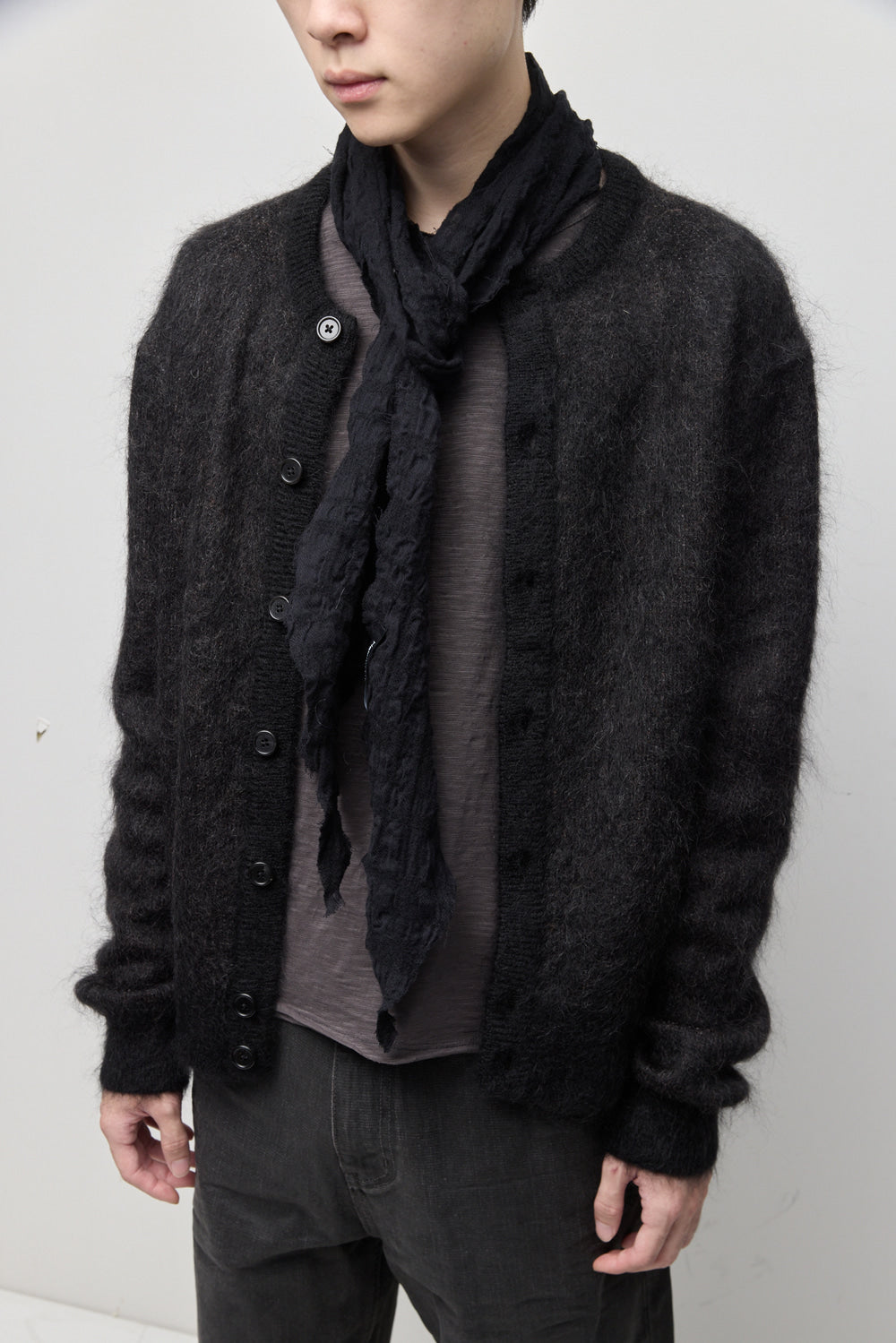 Hatchingroom - Crinkle Gauze Muffler (Black) product image 4 | TRAB K-Fashion Australia