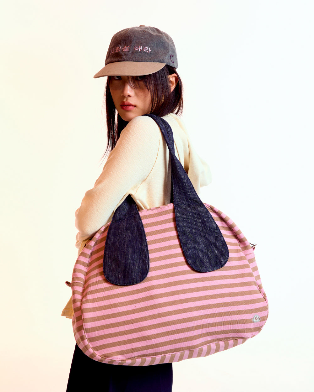 Coyseio - 사랑을 해라 Cap (Charcoal) product image 7 | TRAB K-Fashion Australia