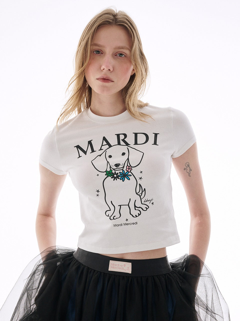 Mardi Mercredi - [Exclusive] Cropped Tshirt Swing The Tail Ddanji Flower Necklace Multicolor (White Blue) product image 1 | TRAB K-Fashion Australia