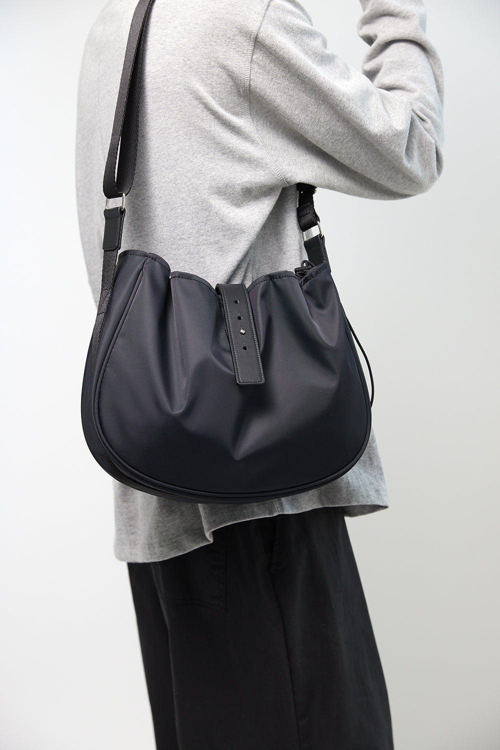 Hatchingroom - Wavy Bag Middle High Density Nylon (Black) product image 12 | TRAB K-Fashion Australia