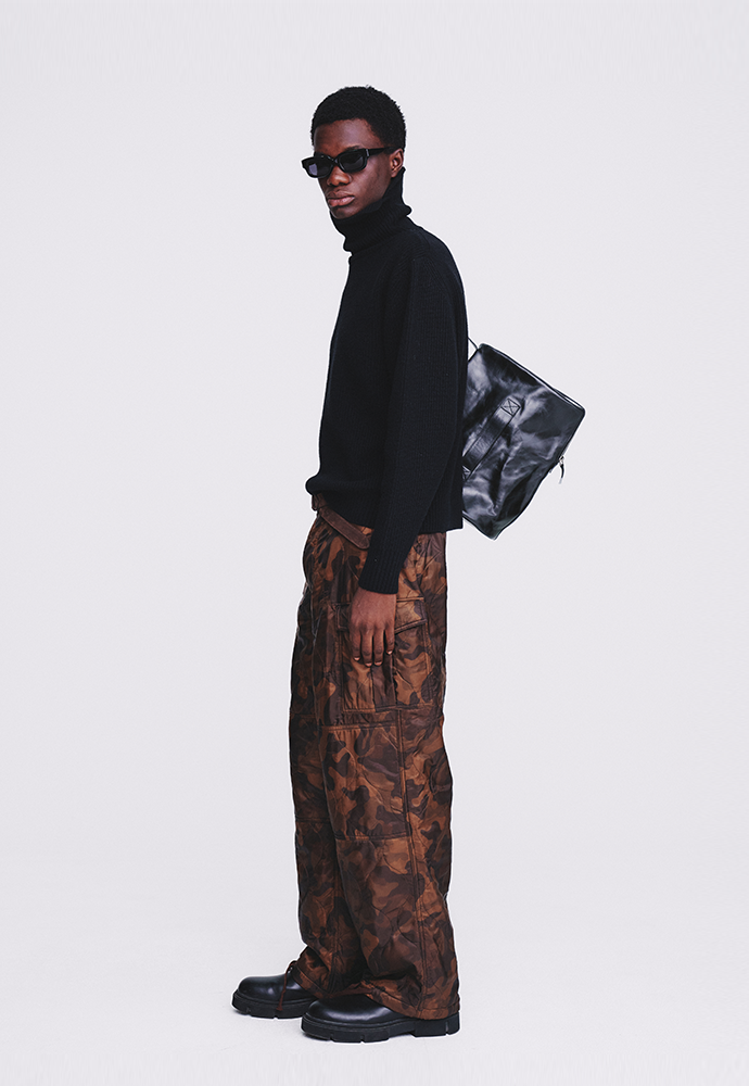 Tonywack - Hard Twist Wool Slit Turtleneck Knit (Black) product image 2 | TRAB K-Fashion Australia
