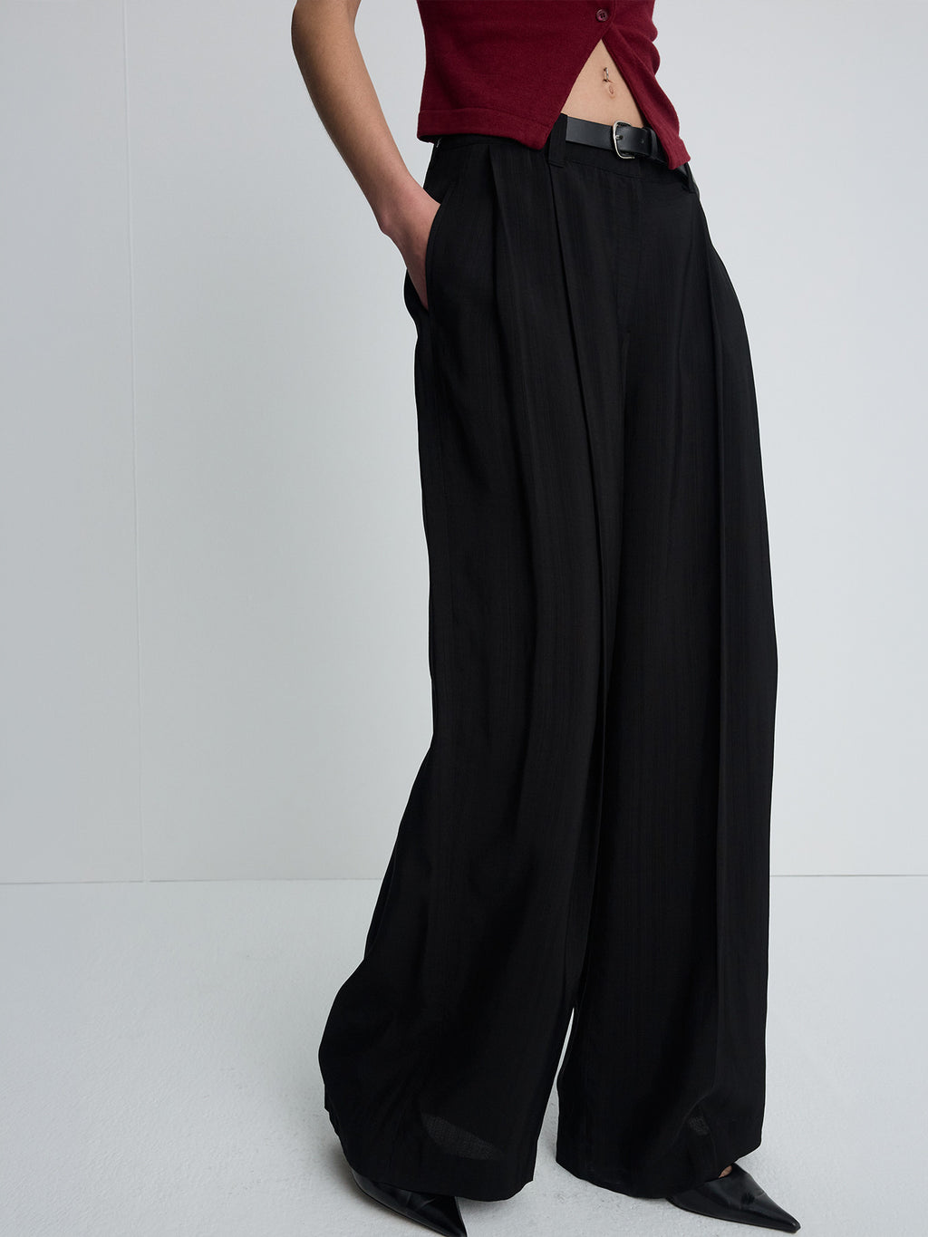 Tonywack - Airy Wide Leg Pleated Trousers (Black) product image 4 | TRAB K-Fashion Australia
