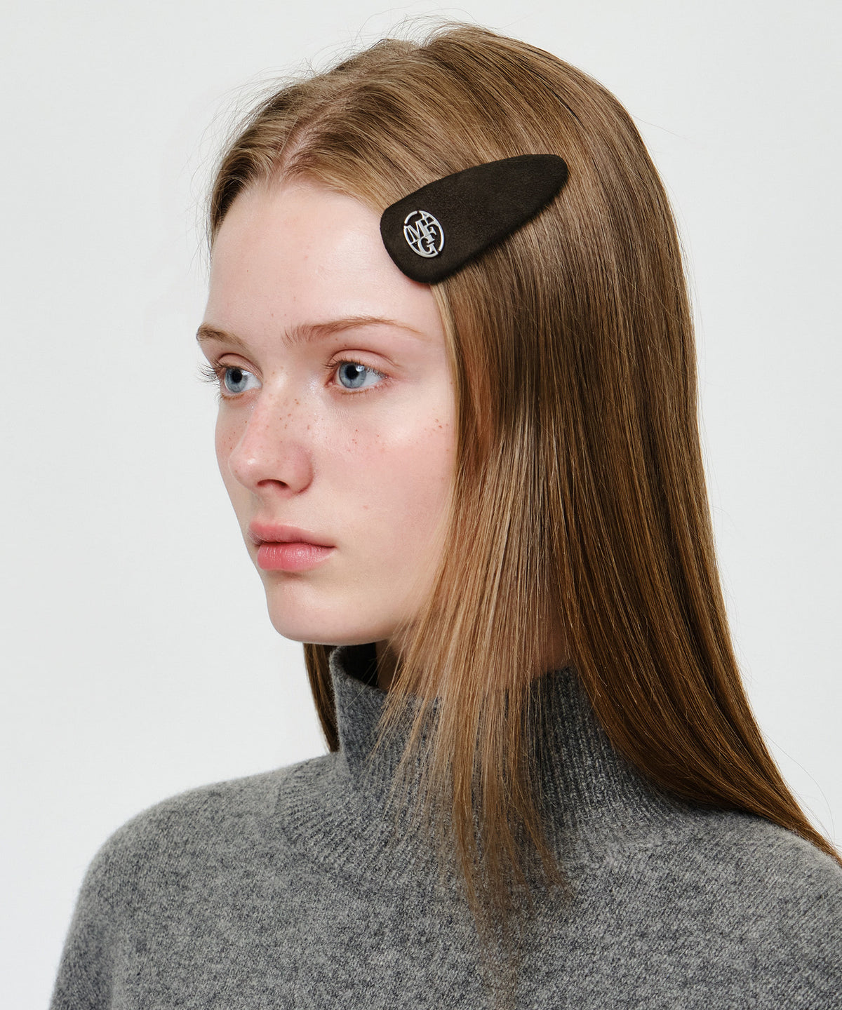 Marithe & Francois Girbaud - Circle Logo Suede Hair Pin 2pack (Brown) product image 4 | TRAB K-Fashion Australia