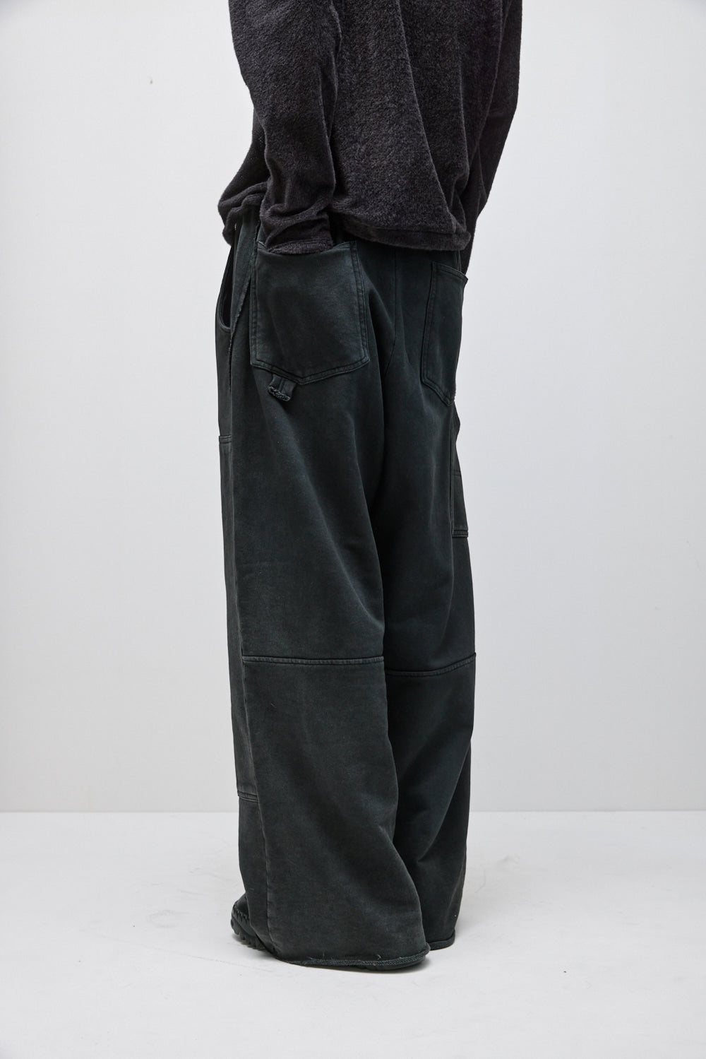 Hatchingroom - Double Knee Sweat Pants Aged (Charcoal) product image 17 | TRAB K-Fashion Australia
