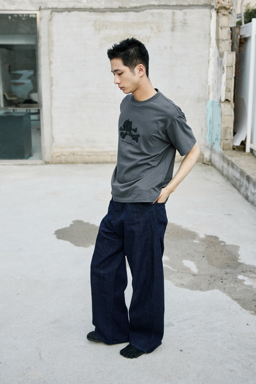 Hatchingroom - Ghost Felix Tee (Graphite) product image 8 | TRAB K-Fashion Australia