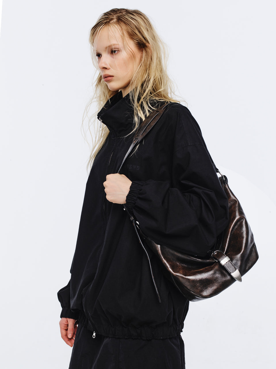 Marge Sherwood - Belted Hobo Medium (Brown+Black Two-Tone Cracked) product image 2 | TRAB K-Fashion Australia