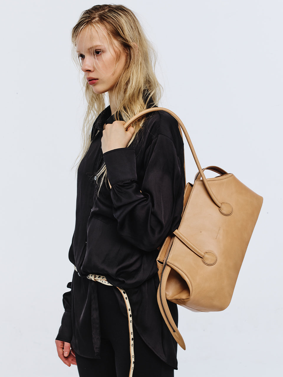 Marge Sherwood - Boat Shopper Large (French Beige Pull-Up) product image 2 | TRAB K-Fashion Australia