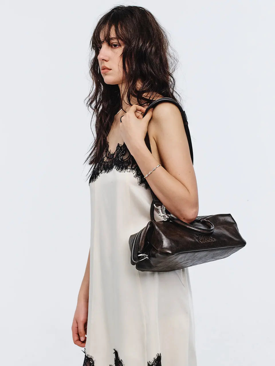 Marge Sherwood - Dumpling Ew Tote (Brown+Black Two-Tone Cracked) product image 2 | TRAB K-Fashion Australia