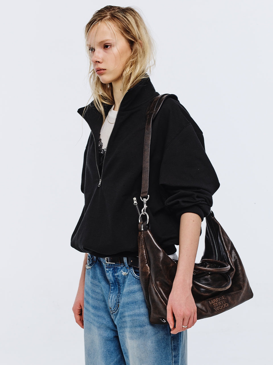 Marge Sherwood - Dumpling Tote (Brown+Black Two-Tone Cracked) product image 2 | TRAB K-Fashion Australia