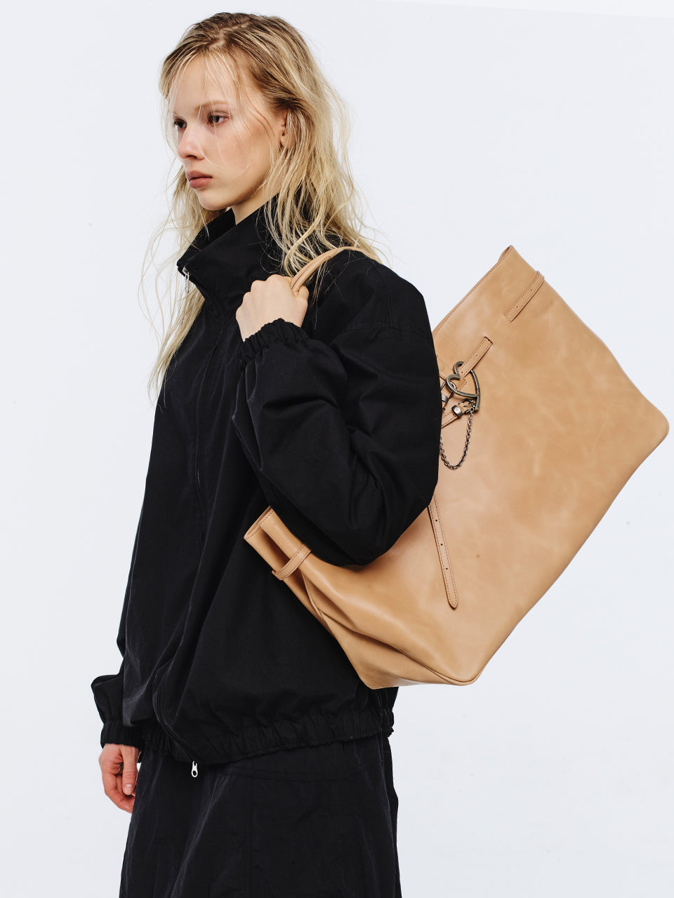 Marge Sherwood - Grandma Used Bag Xl (French Beige Pull-Up) product image 2 | TRAB K-Fashion Australia