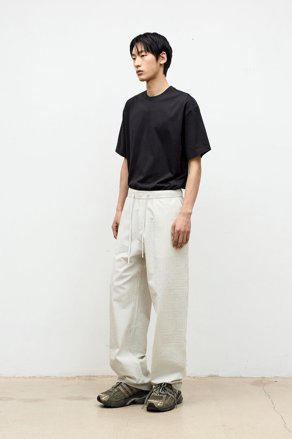 Coor - Cotton Airy T-Shirt (Black) product image 3 | TRAB K-Fashion Australia