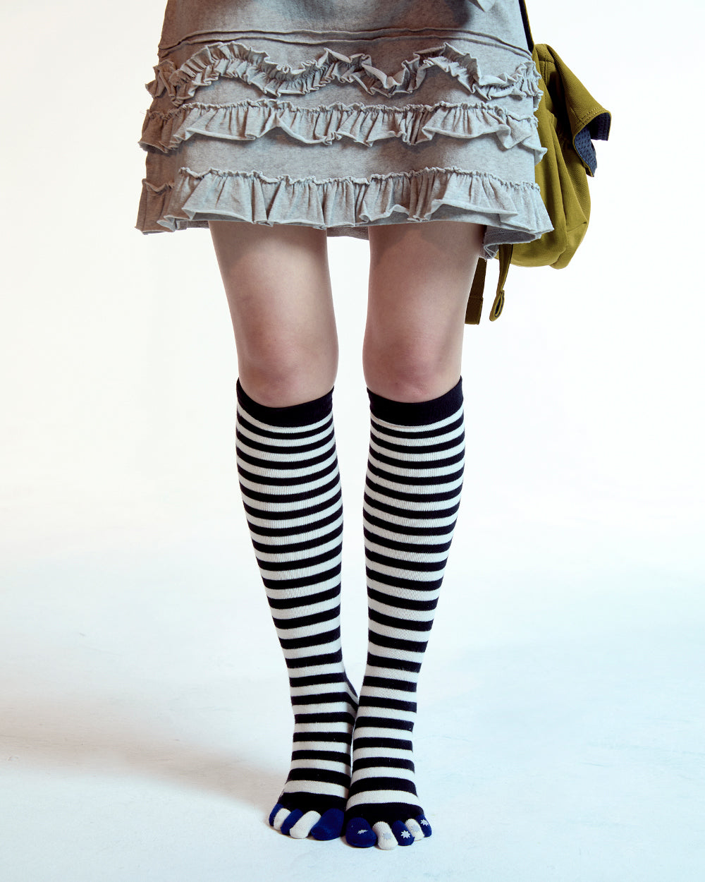 Coyseio - Stripe Five-Toe Socks (Black) product image 7 | TRAB K-Fashion Australia
