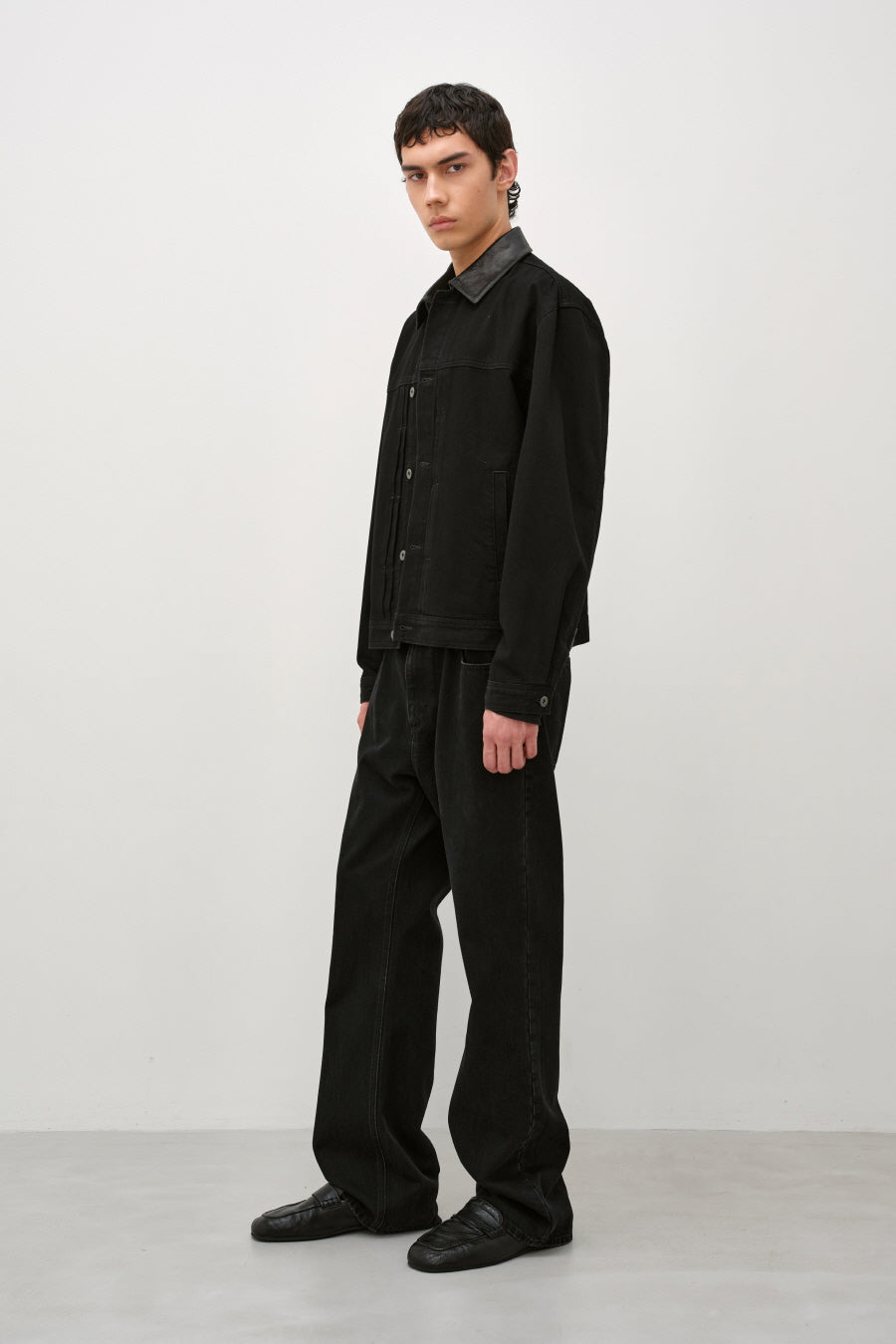Insilence - Lambskin Collar Denim Jacket (Black) product image 2 | TRAB K-Fashion Australia
