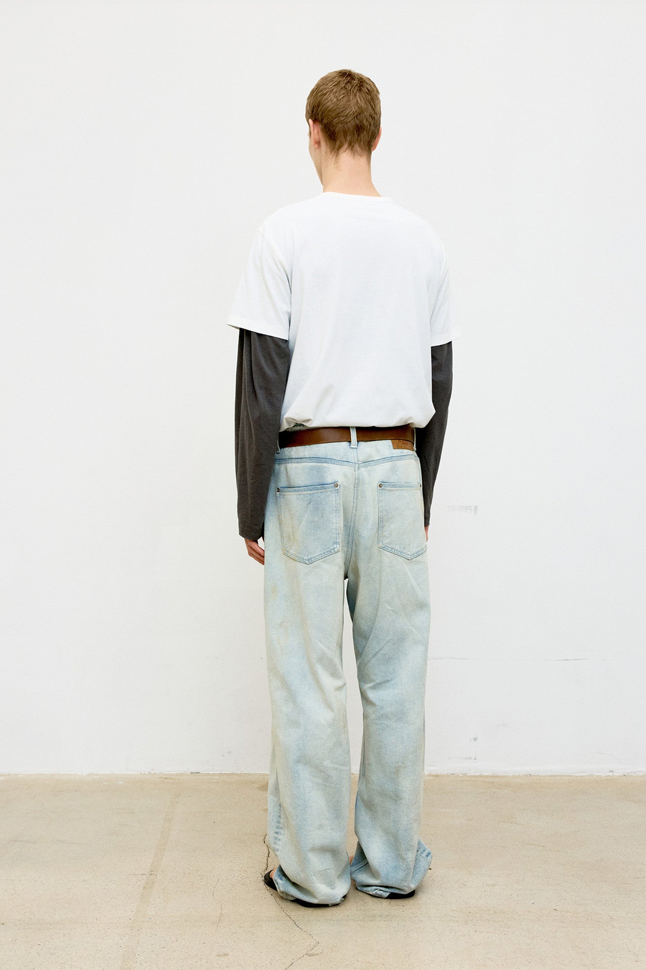 Coor - Chain Stitch Pointed Crop T-Shirt (Offwhite) product image 4 | TRAB K-Fashion Australia