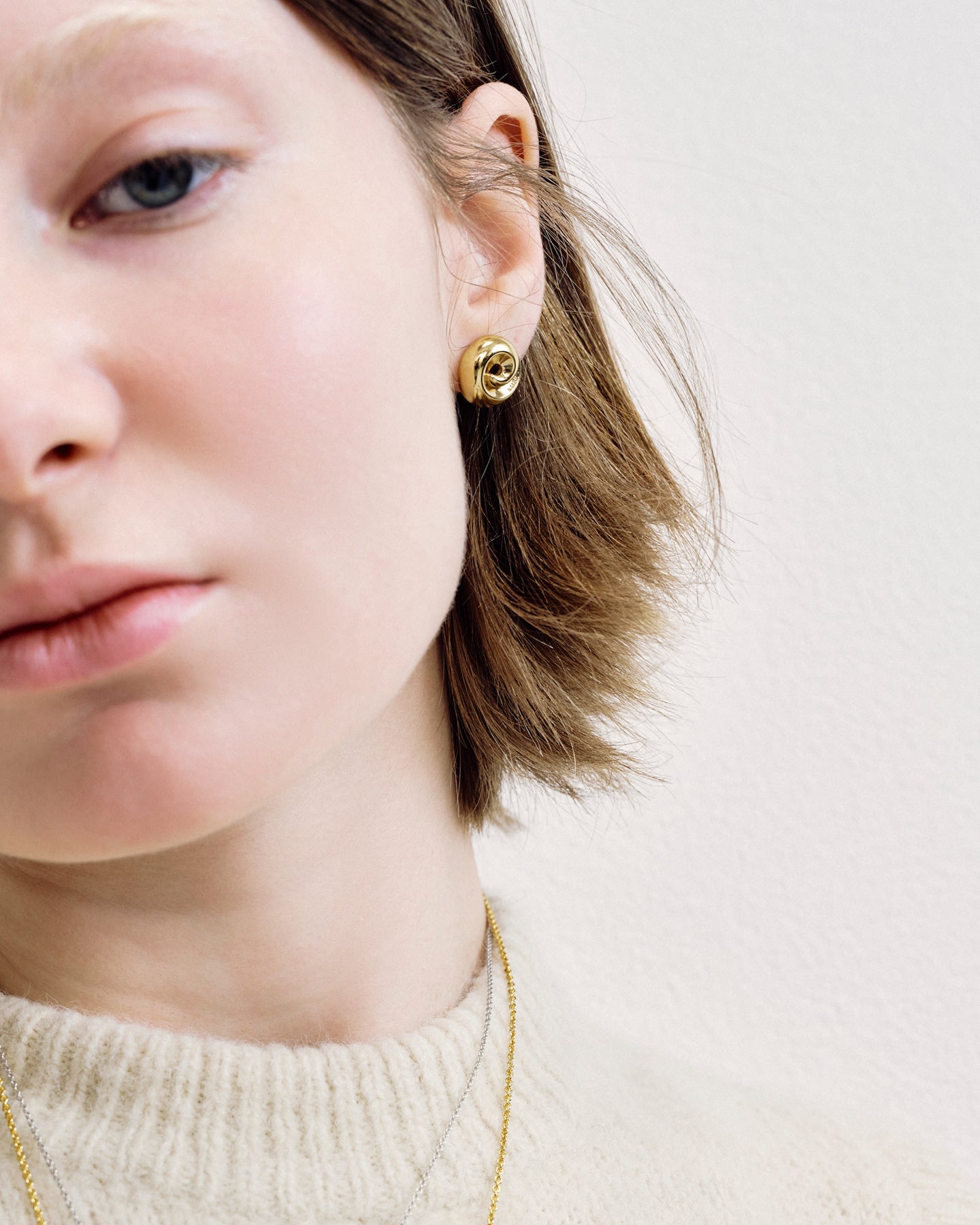 Numbering - Swirl Stud Earrings #5202 product image 1 | TRAB K-Fashion Australia