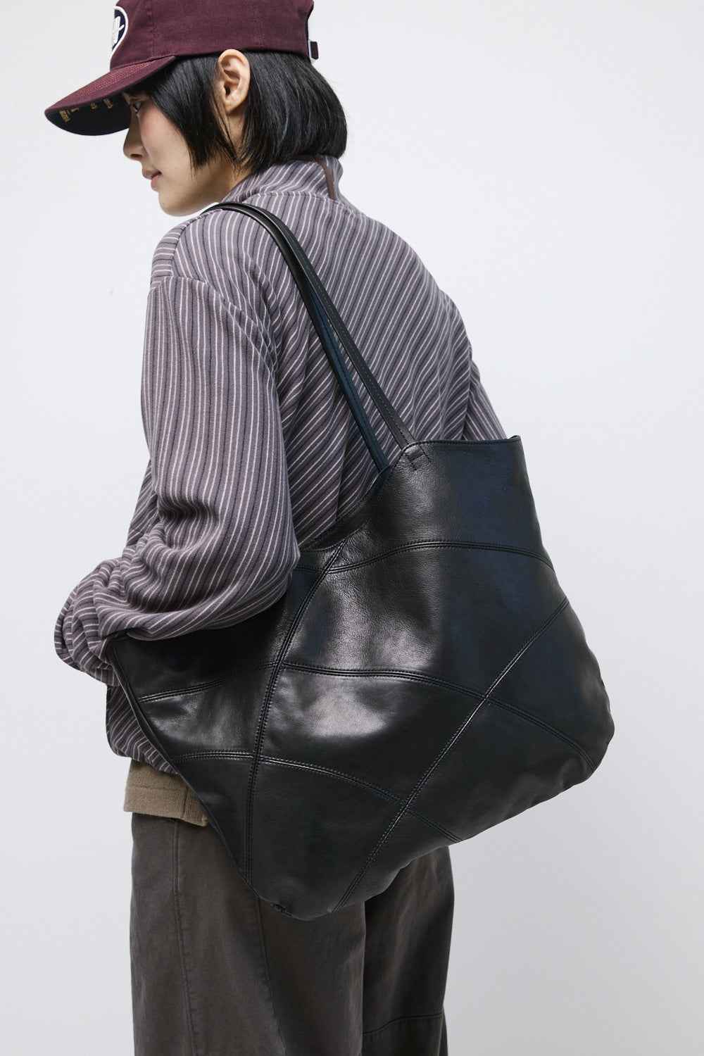 Hatchingroom - Web Tote Lamb Skin (Black) product image 16 | TRAB K-Fashion Australia