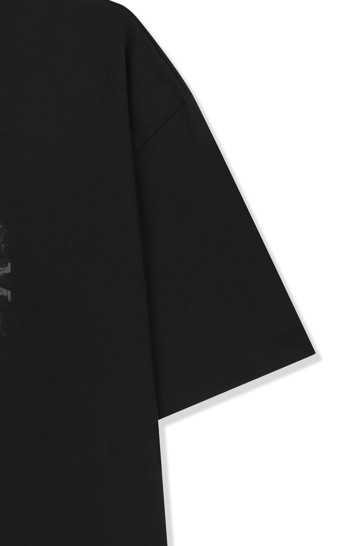 Matin Kim - [Pre-Order – Ships July 2] Matin Kim Circle Logo Top (Black) product image 4 | TRAB K-Fashion Australia