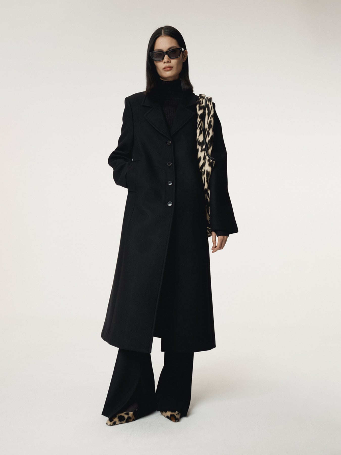Recto - Slim Fit Long Coat (Black) product image 4 | TRAB K-Fashion Australia
