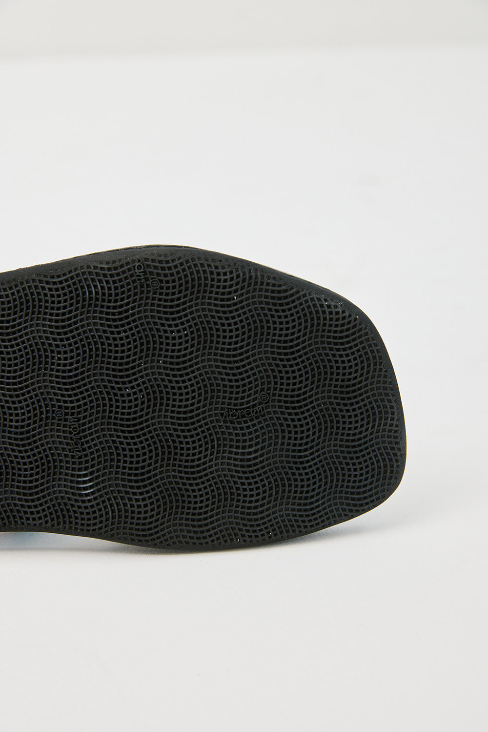 Hatchingroom - 05 Leather Flip Flops (Black) product image 8 | TRAB K-Fashion Australia