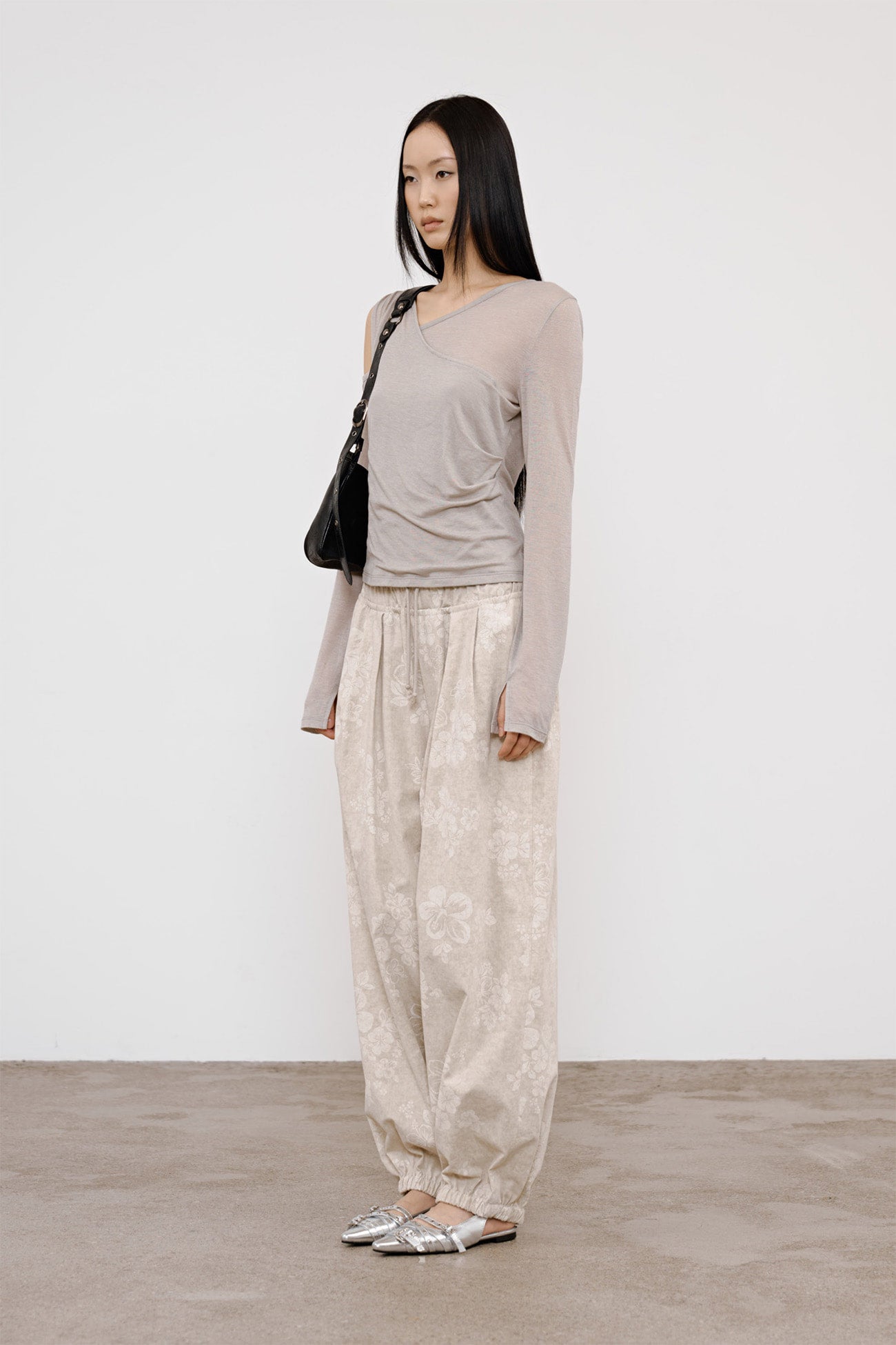 Deinet - One Shoulder Draped Asymmetric Top (Beige) product image 2 | TRAB K-Fashion Australia