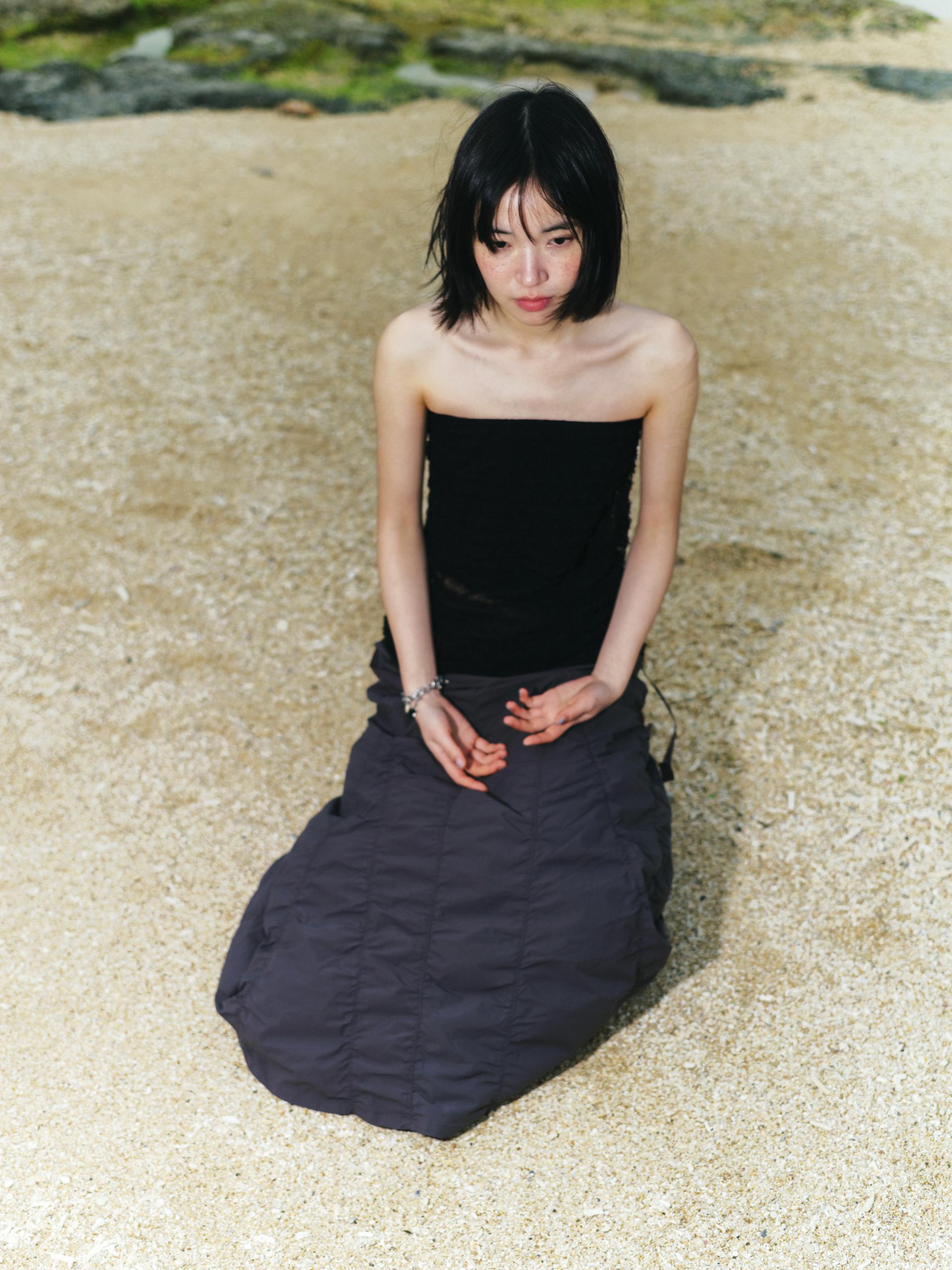 Coyseio - Wave Stitch Tube Top (Black) product image 3 | TRAB K-Fashion Australia