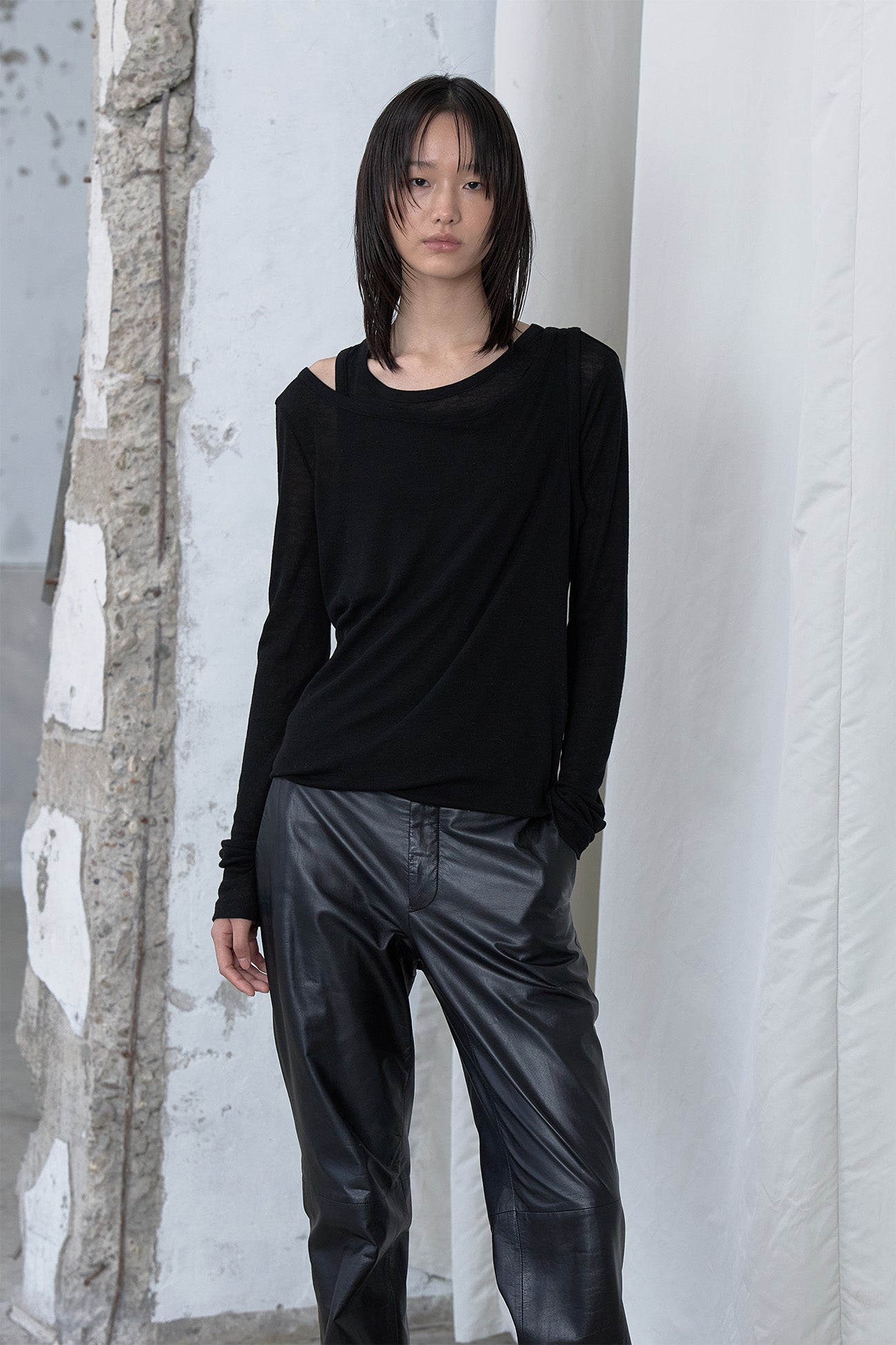 Deinet - Layered Long Sleeve (Black) product image 6 | TRAB K-Fashion Australia