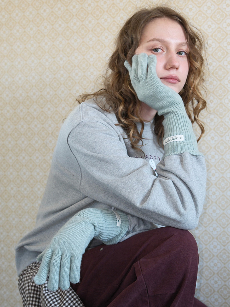 Kijun - Studded Logo Wool Gloves (6Colors) product image 4 | TRAB K-Fashion Australia