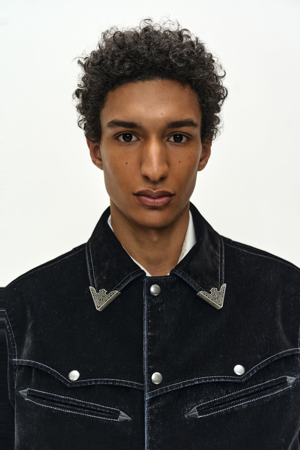 Andersson Bell - Atlanta Flock Velvet Jacket (Black) product image 10 | TRAB K-Fashion Australia