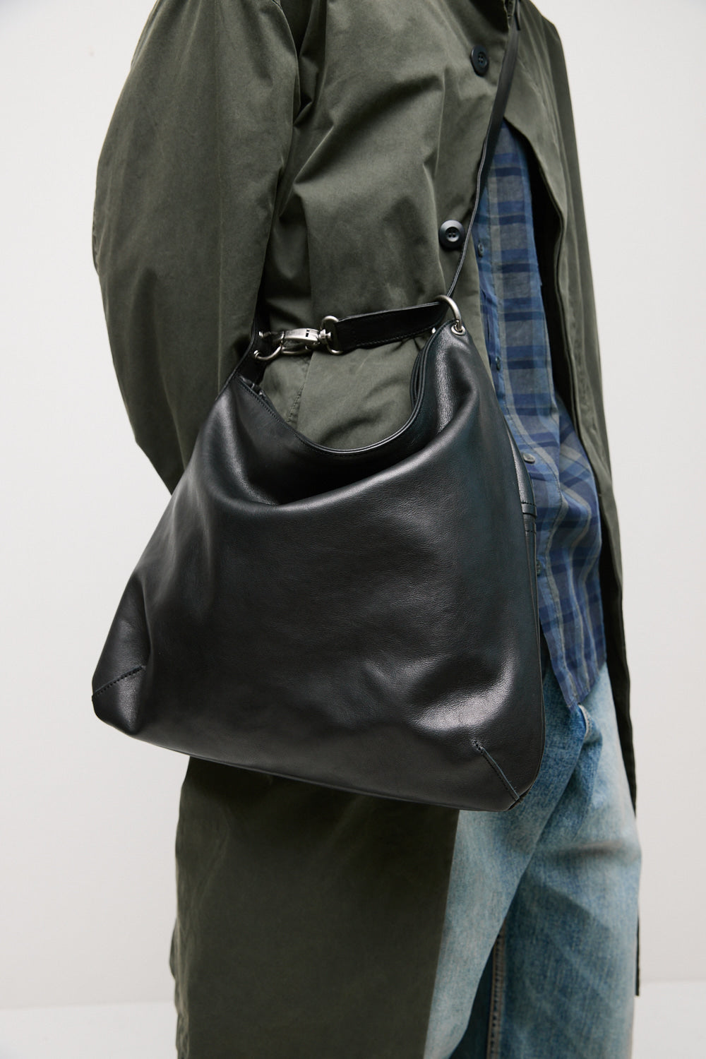 Hatchingroom - Archer Bag Lamb Skin (Black) product image 14 | TRAB K-Fashion Australia